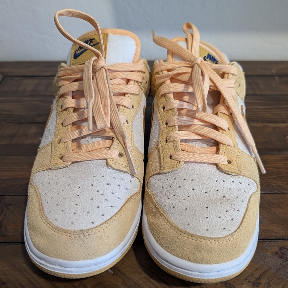 Nike Dunk Low LX - Picture 2 of 7